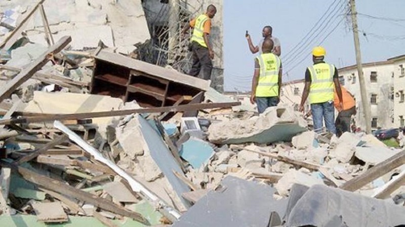 3 Workers Cheat Death, Others Trapped As Building Collapses In Lagos