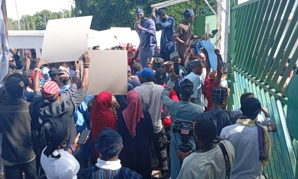 JUST IN: Abuja Residents Storm National Assembly To Protest Alleged Lopsided Appointment