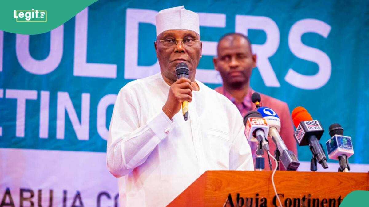 Atiku Ya Tuna baya, Ya Bayyana Yadda aka Daure Mahaifinsa