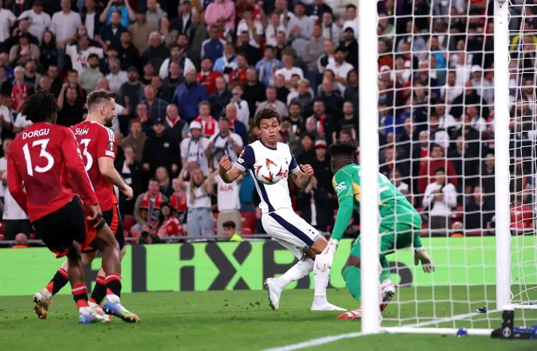 Bayan Shekaru 42 Babu Kofi, Tottenham Ta Lashe Gasar Europa League Akan Manchester United 