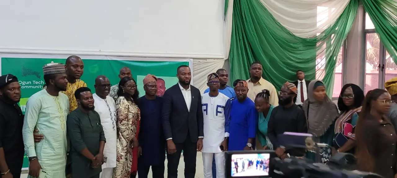 Communication Minister urges farmers to embrace AI to boost food production 