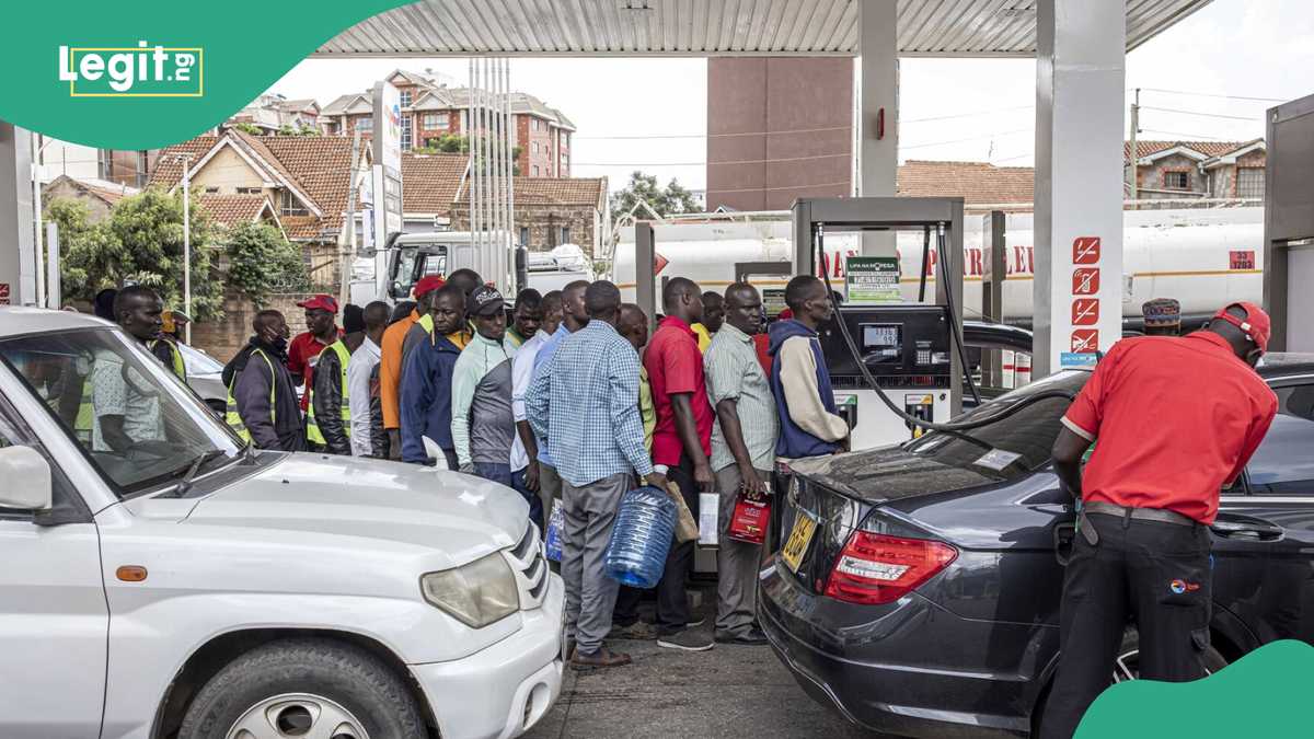 Dangote Ya Rage Farashin Mai zuwa N825, amma 'Yan Kasuwa na Sayarwa Sama da N900