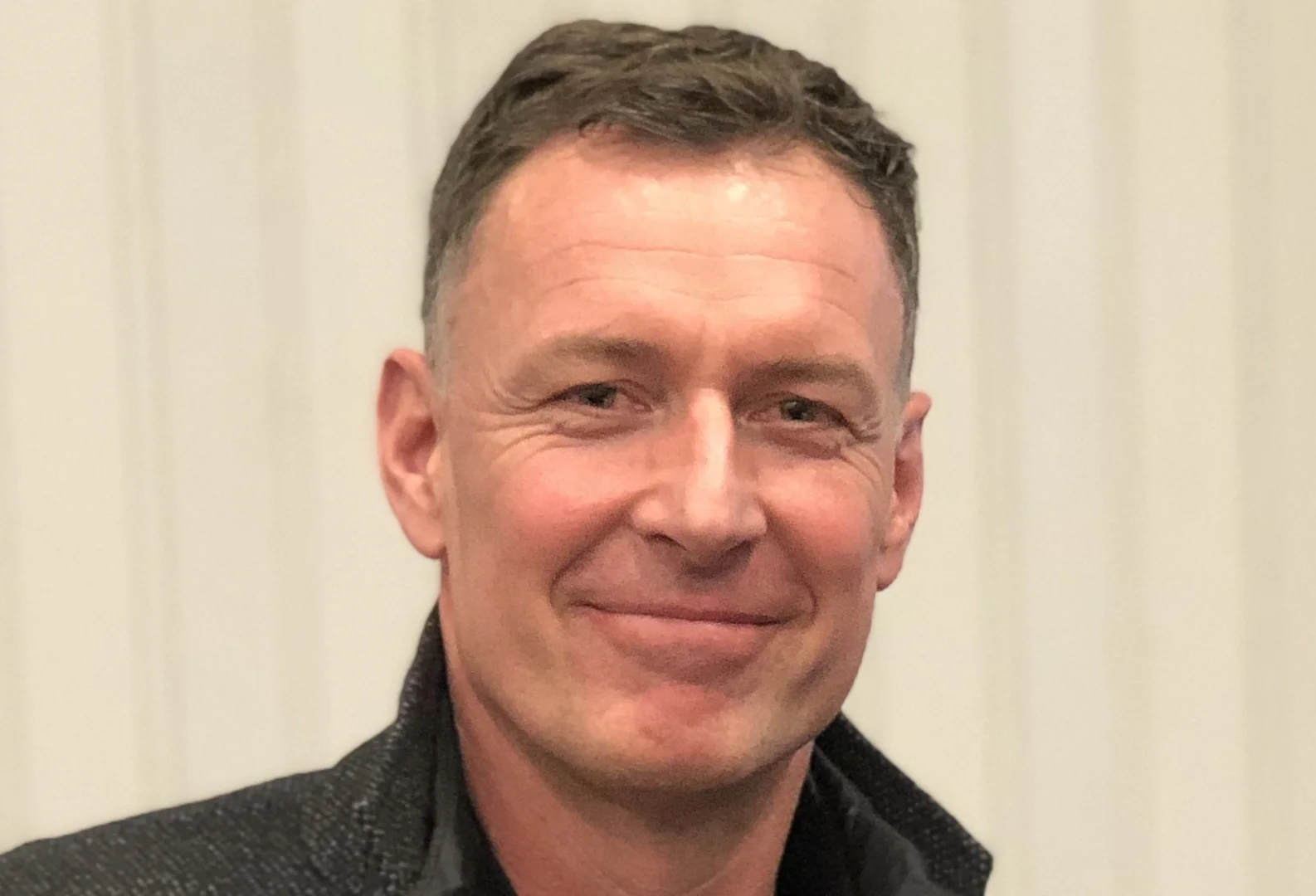 EPL: Chris Sutton identifies Arsenal’s biggest problem after another trophyless season