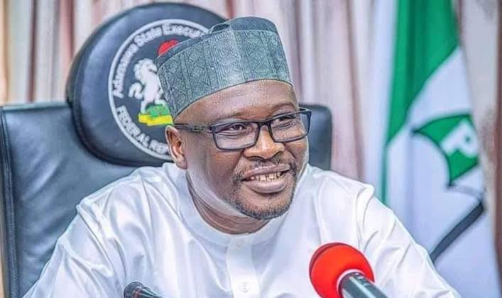 Gwamna Fintiri Ba Zai Bar PDP Ba – Humwashi