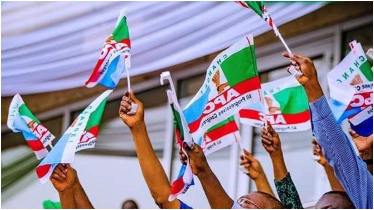 House of Reps: Three opposition lawmakers dump parties, formally join APC