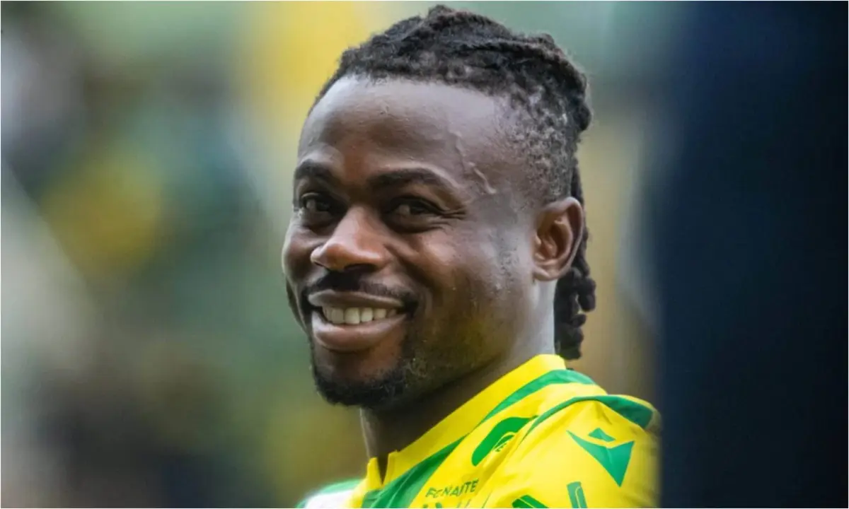 Ligue 1: Simon signs off season in style