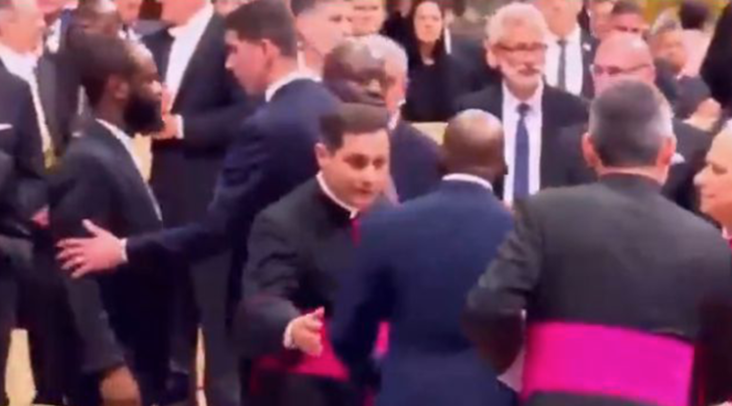 Mockery as Vatican security block Seyi Tinubu from greeting Pope Leo XIV (video)