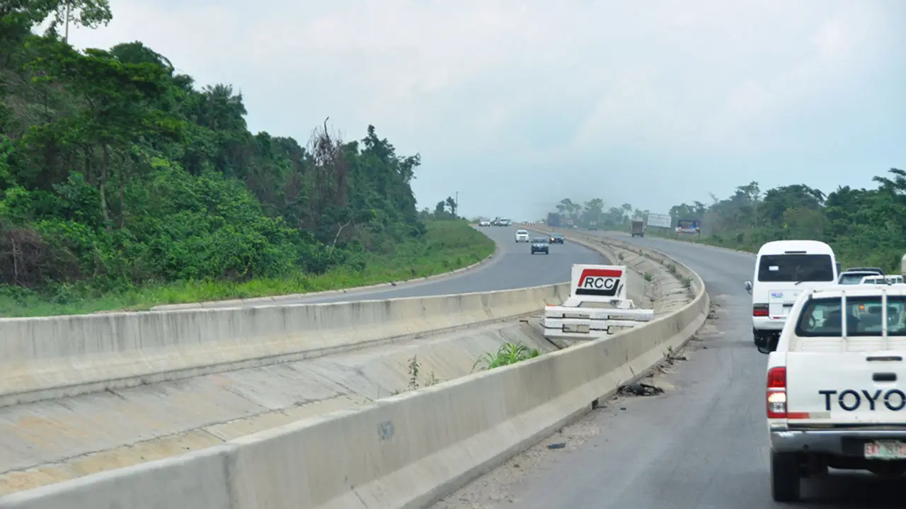 Nigerian govt to begin emergency repairs on Lagos-Ibadan Expressway bridges