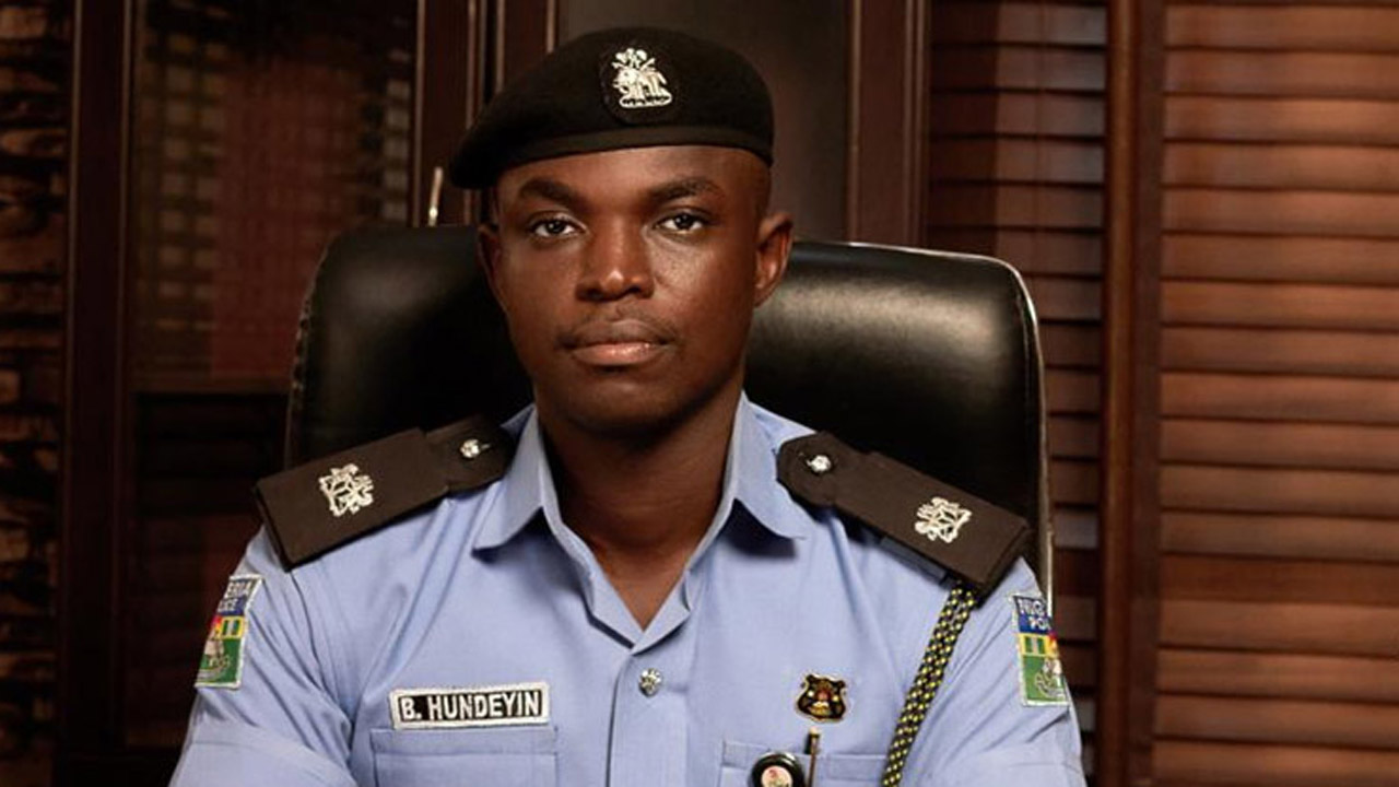 Police Arrest Officer Seen Assaulting Uber Driver In Viral Video In Lagos
