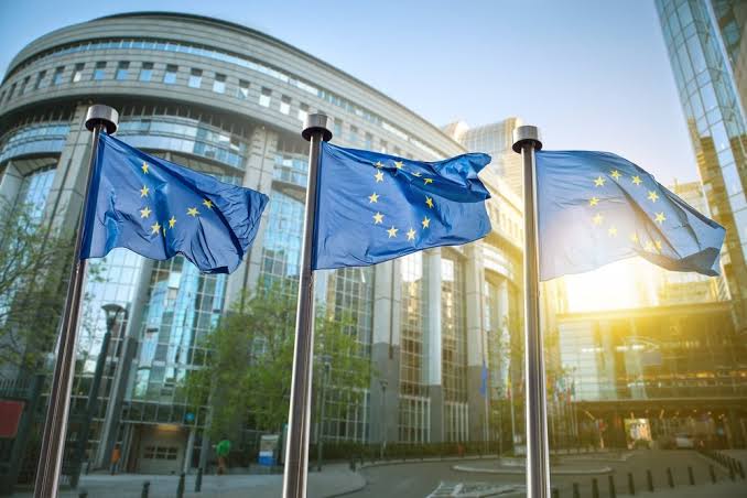 Tarrifs Retaliation : EU set to hammer €100bn US goods