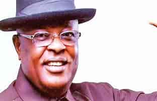 Umahi unveils plan to involve APC chairpersons in monitoring of road projects
