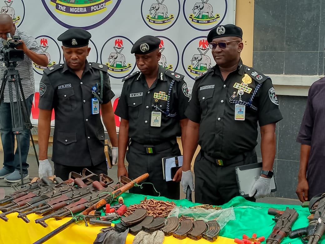 'Yansanda Sun Kama Masu Laifi 239, Sun Ƙwato Makamai Da Alburusai A Kogi